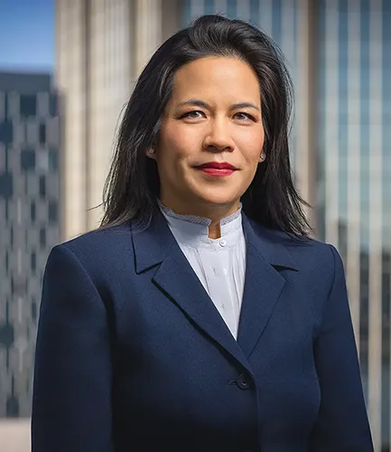 Veronica Lau, Associate